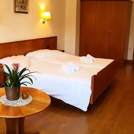 Weisses Roessl Bed and Breakfast Appiano Sulla Strada Del Vino Εξωτερικό φωτογραφία