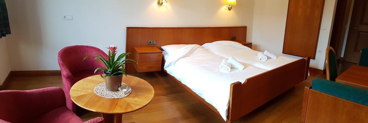 Weisses Roessl Bed and Breakfast Appiano Sulla Strada Del Vino Εξωτερικό φωτογραφία